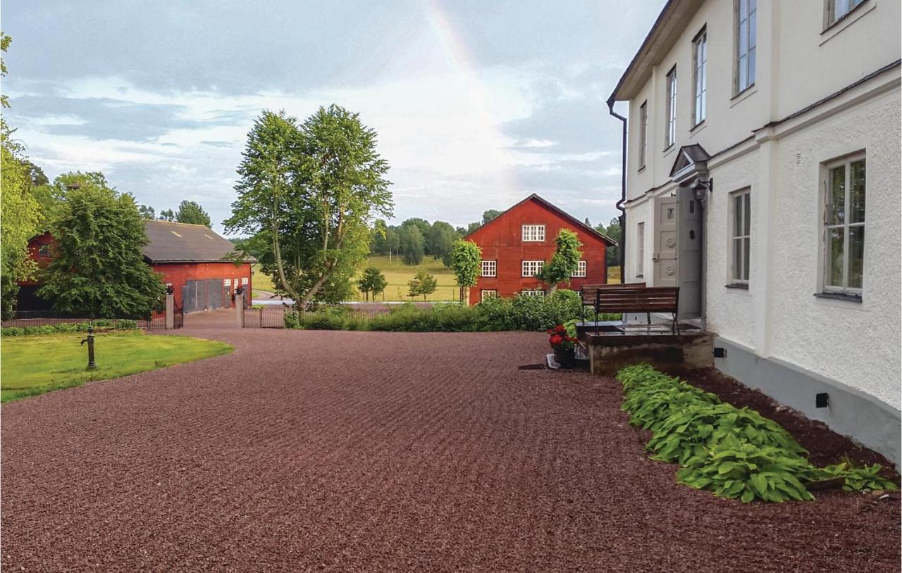 Nice Home In Mantorp With Kitchen Exterior foto